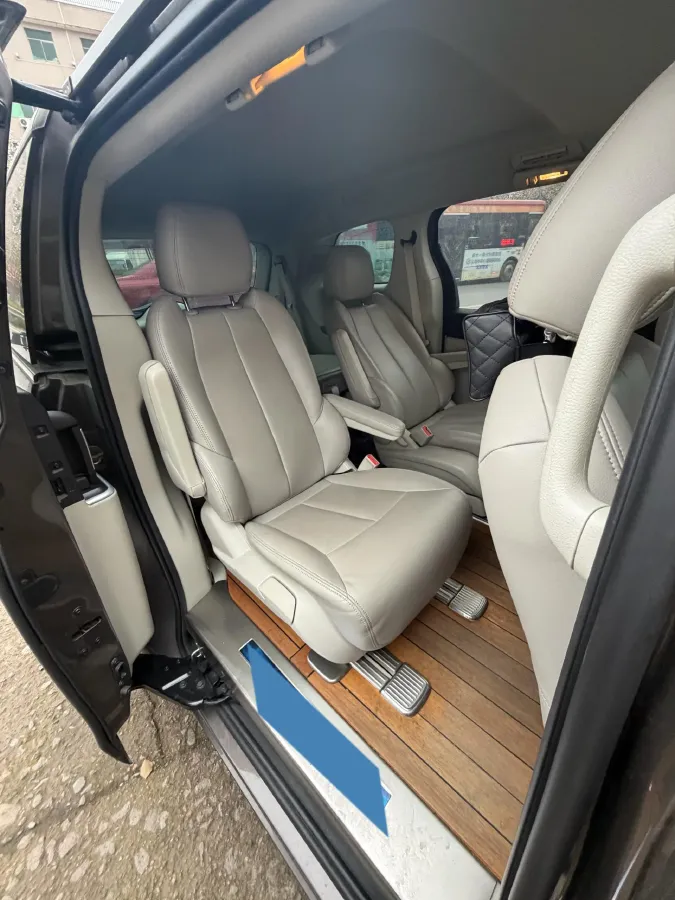 2022 Buick GL8 2.0T 237HP L4 9AT,autocango,china used car exporter,china ev exporter,chinese used car exporter,chinese used ev exporter