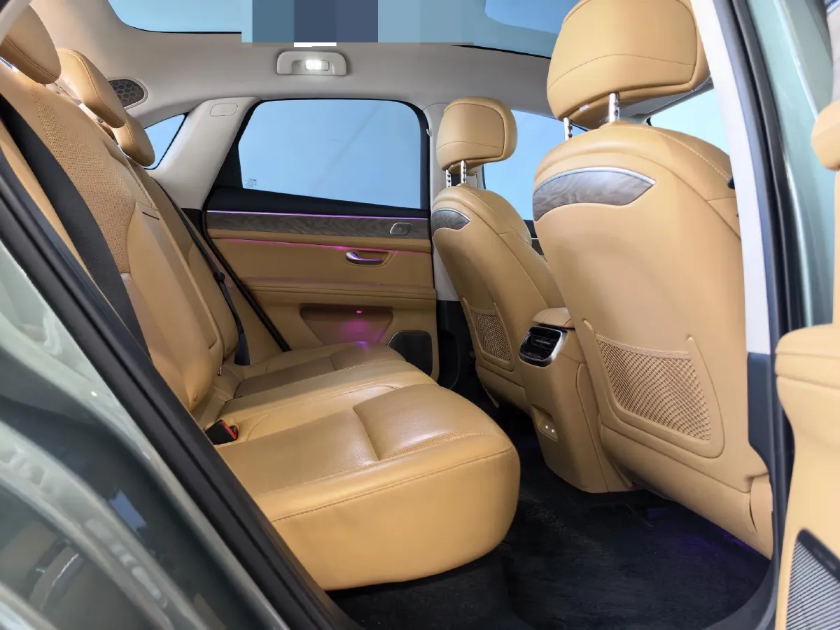 2022 AITO AITO M5 Range Extended 125HP REEV 40KWH,autocango,china used car exporter,china ev exporter,chinese used car exporter,chinese used ev exporter