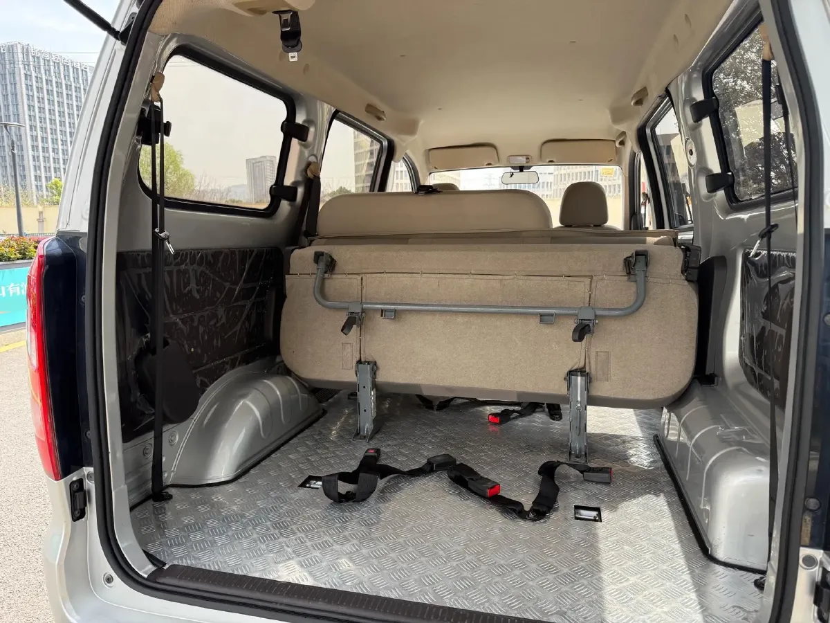 2021 WuLing HongGuang V 1.5L 99HP L4 6MT,autocango,china used car exporter,china ev exporter,chinese used car exporter,chinese used ev exporter