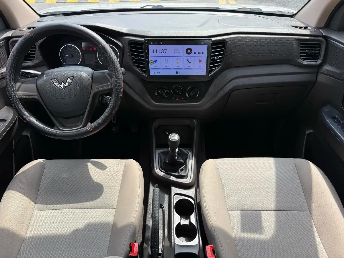 2021 WuLing HongGuang V 1.5L 99HP L4 6MT,autocango,china used car exporter,china ev exporter,chinese used car exporter,chinese used ev exporter