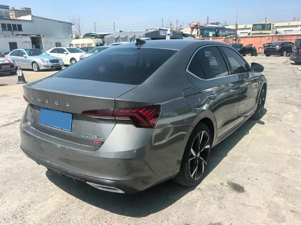 2021 Skoda Octavia 1.4T 150HP L4 7DCT,autocango,china used car exporter,china ev exporter,chinese used car exporter,chinese used ev exporter