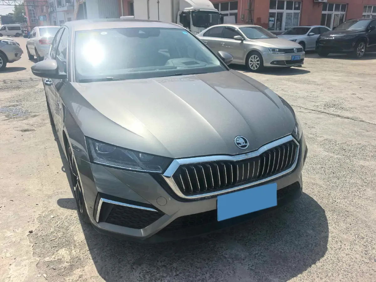 2021 Skoda Octavia 1.4T 150HP L4 7DCT,autocango,china used car exporter,china ev exporter,chinese used car exporter,chinese used ev exporter