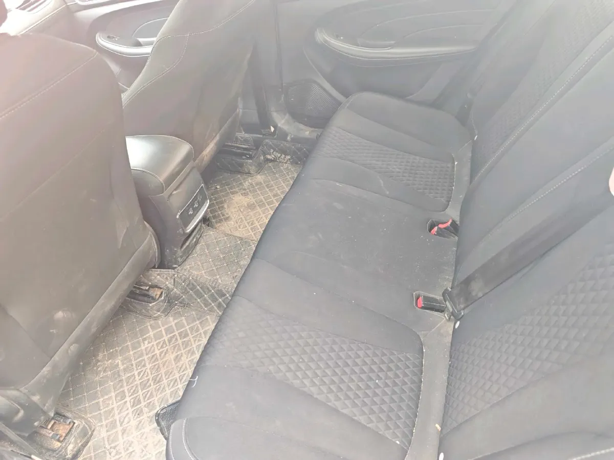 2019 Roewe i5 1.5L 120HP L4 CVT,autocango,china used car exporter,china ev exporter,chinese used car exporter,chinese used ev exporter