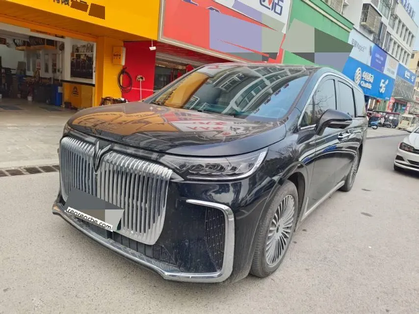 2025 Voyah Dream 1.5T 150HP L4 PHEV 41.7KWH,autocango,china used car exporter,china ev exporter,chinese used car exporter,chinese used ev exporter