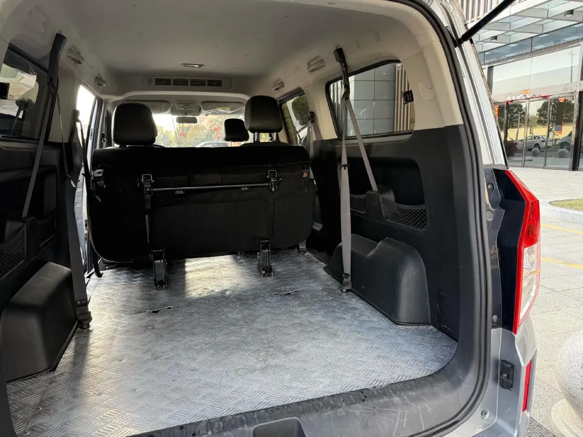 2021 WuLing ZhengChen 1.5T 147HP L4 6MT,autocango,china used car exporter,china ev exporter,chinese used car exporter,chinese used ev exporter