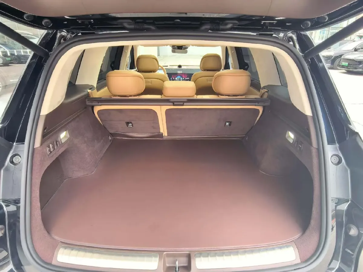 2025 AITO AITO M8 REEV 160HP REEV 53.4KWH,autocango,china used car exporter,china ev exporter,chinese used car exporter,chinese used ev exporter