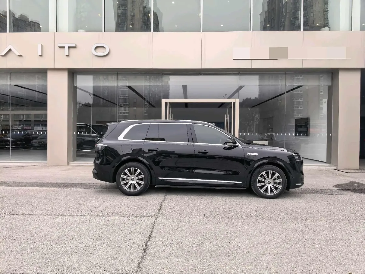 2025 AITO AITO M8 REEV 160HP REEV 53.4KWH,autocango,china used car exporter,china ev exporter,chinese used car exporter,chinese used ev exporter