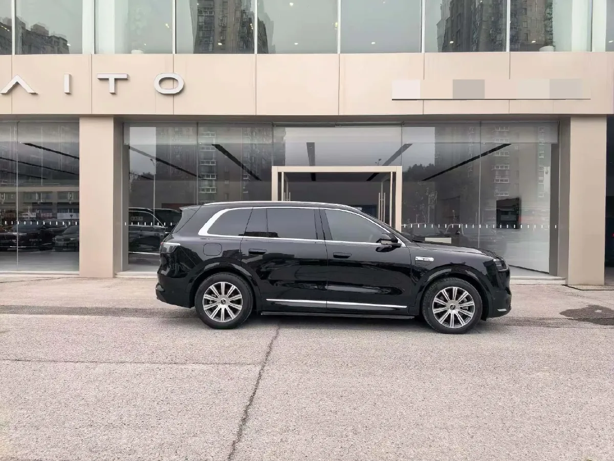 2025 AITO AITO M8 REEV 160HP REEV 53.4KWH,autocango,china used car exporter,china ev exporter,chinese used car exporter,chinese used ev exporter