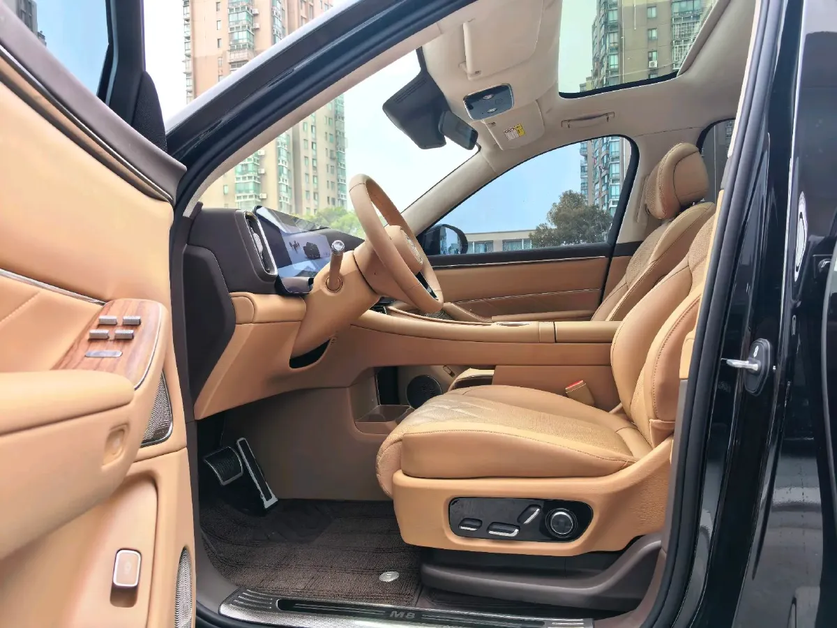 2025 AITO AITO M8 REEV 160HP REEV 53.4KWH,autocango,china used car exporter,china ev exporter,chinese used car exporter,chinese used ev exporter