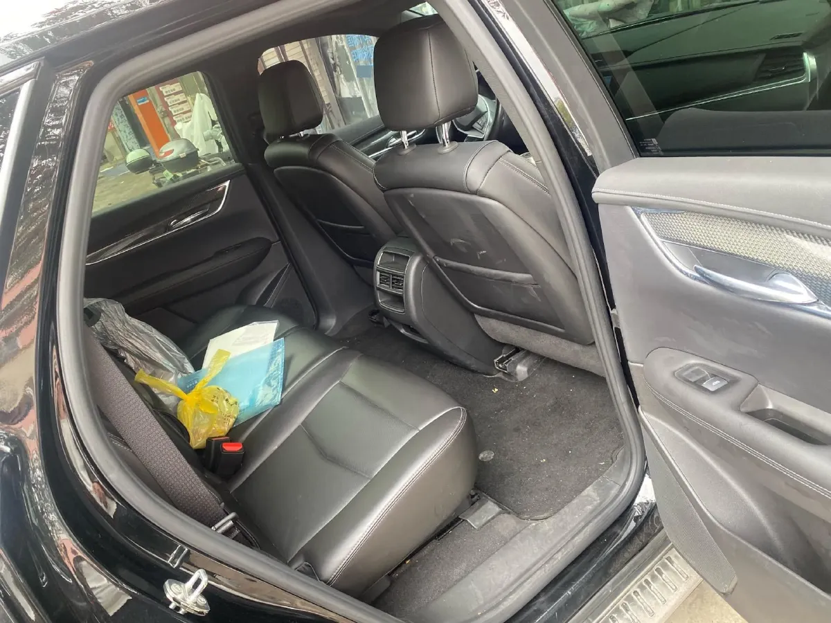 2022 Cadillac XT5 2.0T 237HP L4 9AT,autocango,china used car exporter,china ev exporter,chinese used car exporter,chinese used ev exporter