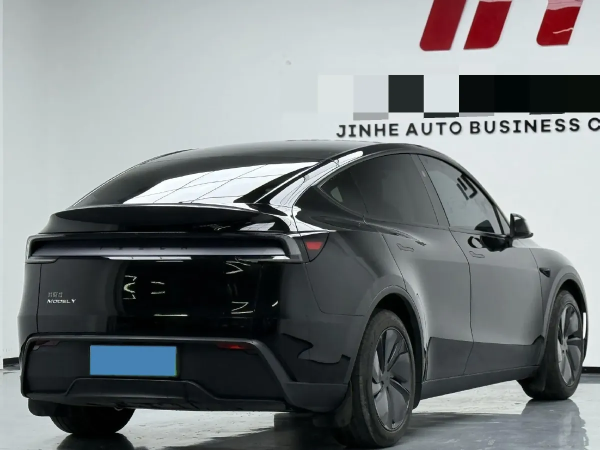 2025 Tesla Model Y BEV 62.5KWH,autocango,china used car exporter,china ev exporter,chinese used car exporter,chinese used ev exporter