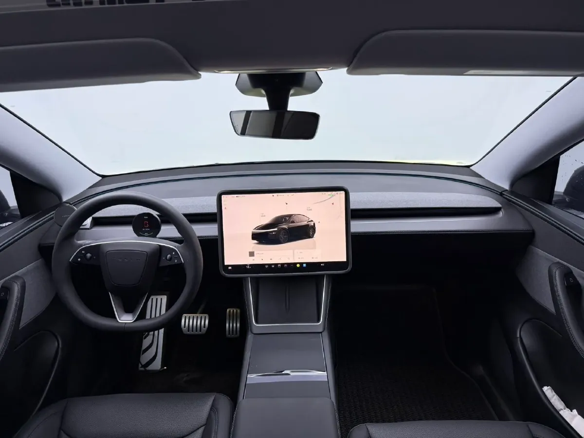 2025 Tesla Model Y BEV 62.5KWH,autocango,china used car exporter,china ev exporter,chinese used car exporter,chinese used ev exporter