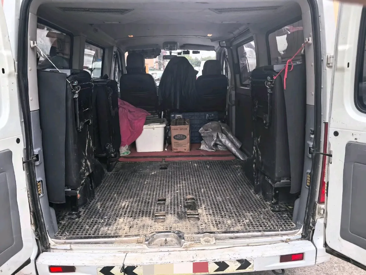 2021 MAXUS XinTu V80 2.0T 139HP L4 6MT,autocango,china used car exporter,china ev exporter,chinese used car exporter,chinese used ev exporter