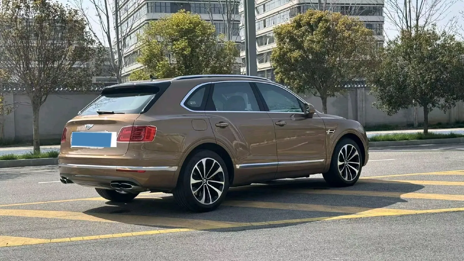 2018 Bentley Bentayga 4.0T 550HP V8 8AT,autocango,china used car exporter,china ev exporter,chinese used car exporter,chinese used ev exporter