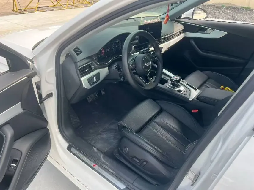 2020 Audi A4L 2.0T 190HP L4 7DCT,autocango,china used car exporter,china ev exporter,chinese used car exporter,chinese used ev exporter