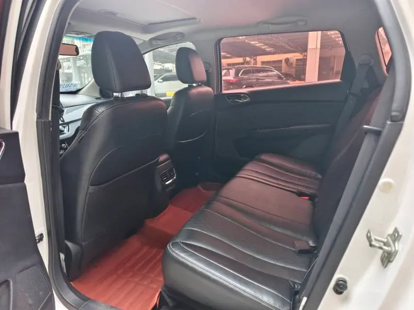 2018 BaoJun 360 1.5L 112HP L4 6MT,autocango,china used car exporter,china ev exporter,chinese used car exporter,chinese used ev exporter