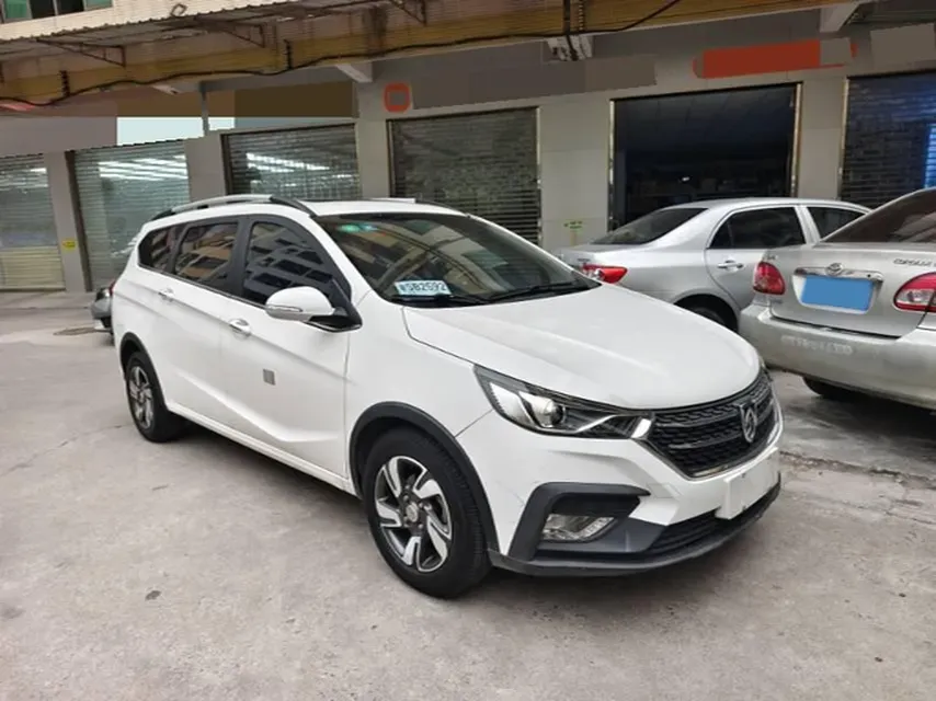 2018 BaoJun 360 1.5L 112HP L4 6MT,autocango,china used car exporter,china ev exporter,chinese used car exporter,chinese used ev exporter