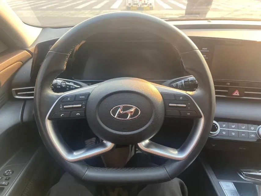 2021 Hyundai Elantra 1.5L 115HP L4 CVT,autocango,china used car exporter,china ev exporter,chinese used car exporter,chinese used ev exporter