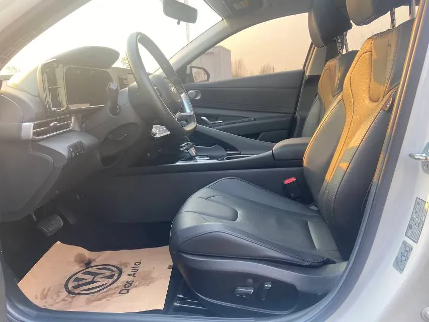 2021 Hyundai Elantra 1.5L 115HP L4 CVT,autocango,china used car exporter,china ev exporter,chinese used car exporter,chinese used ev exporter