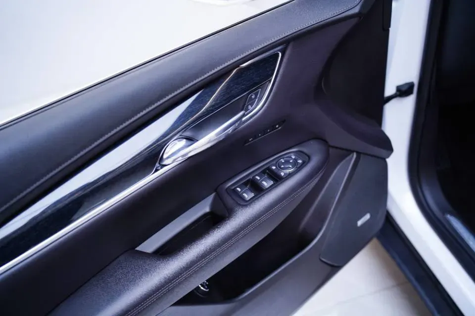 2021 Cadillac XT5 2.0T 237HP L4 9AT,autocango,china used car exporter,china ev exporter,chinese used car exporter,chinese used ev exporter