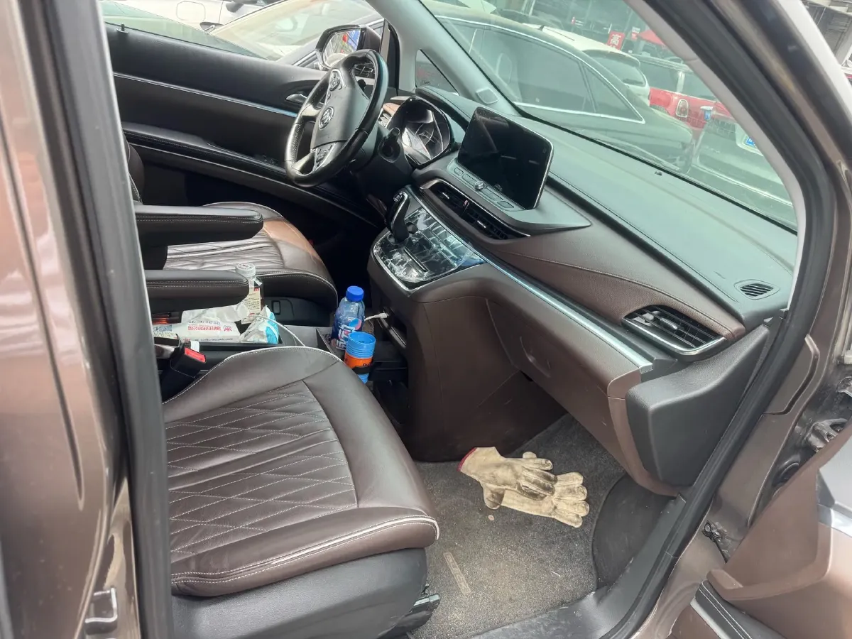 2022 Buick GL8 2.0T 237HP L4 9AT,autocango,china used car exporter,china ev exporter,chinese used car exporter,chinese used ev exporter