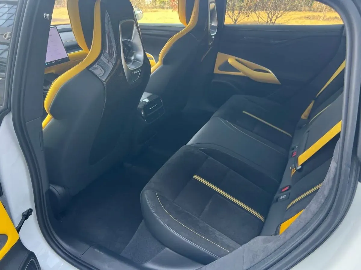 2025 MI SU7 Ultra BEV 93.7KWH,autocango,china used car exporter,china ev exporter,chinese used car exporter,chinese used ev exporter