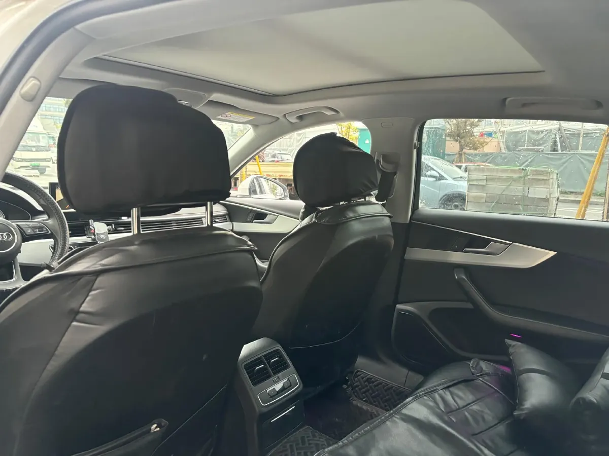 2020 Audi A4L 2.0T 190HP L4 7DCT,autocango,china used car exporter,china ev exporter,chinese used car exporter,chinese used ev exporter