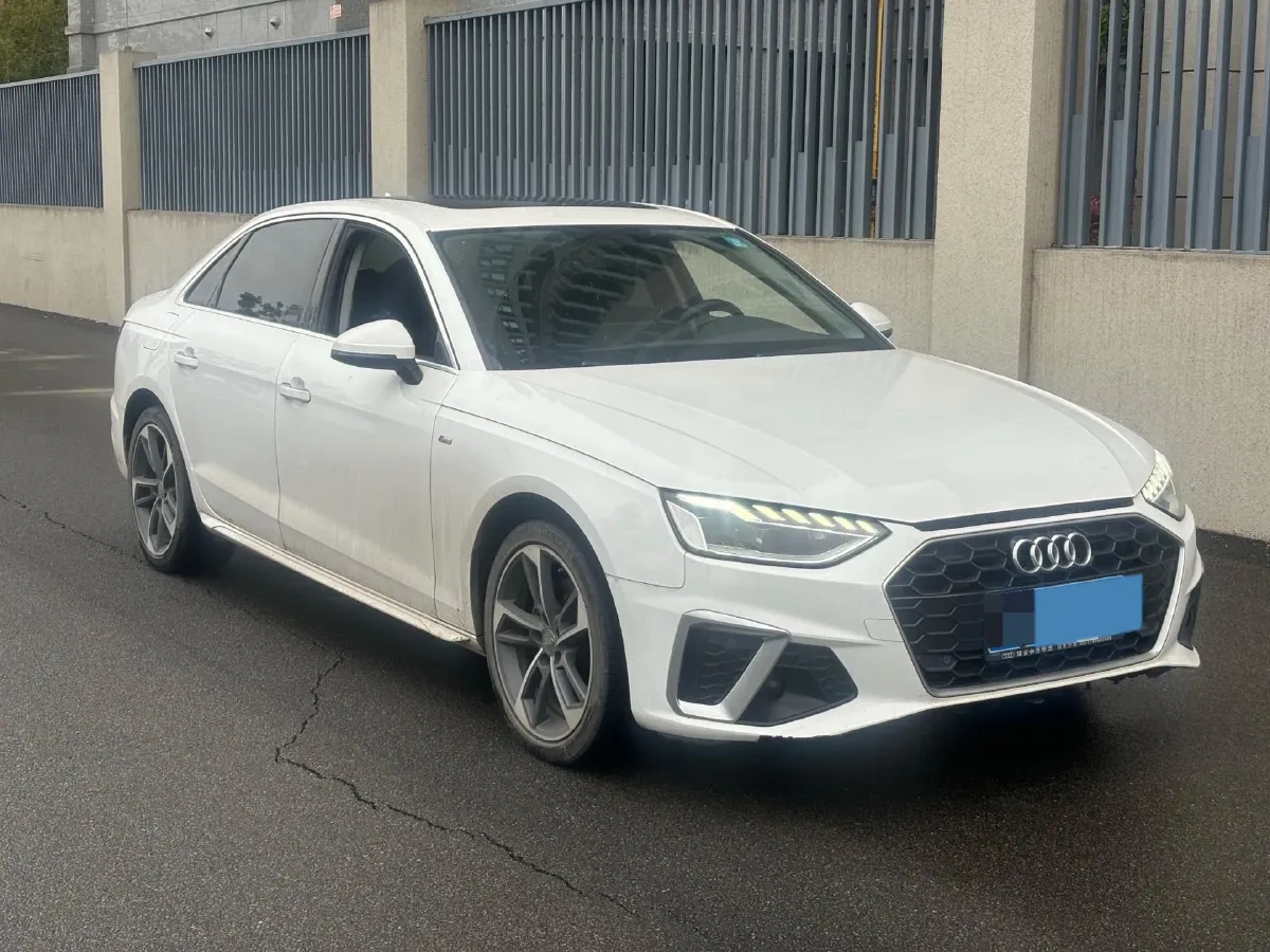 2020 Audi A4L 2.0T 190HP L4 7DCT,autocango,china used car exporter,china ev exporter,chinese used car exporter,chinese used ev exporter