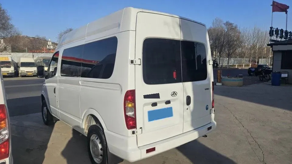 2021 MAXUS XinTu V80 2.0T 139HP L4 6MT,autocango,china used car exporter,china ev exporter,chinese used car exporter,chinese used ev exporter