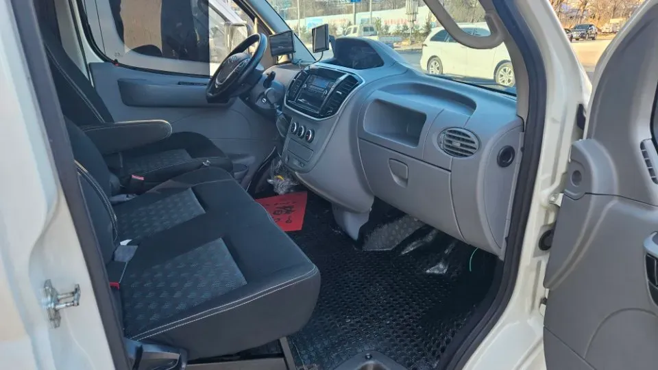 2021 MAXUS XinTu V80 2.0T 139HP L4 6MT,autocango,china used car exporter,china ev exporter,chinese used car exporter,chinese used ev exporter