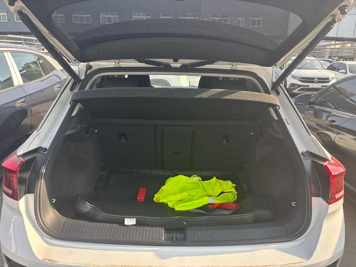 2022 Volkswagen T-Roc 1.4T 150HP L4 7DCT,autocango,china used car exporter,china ev exporter,chinese used car exporter,chinese used ev exporter