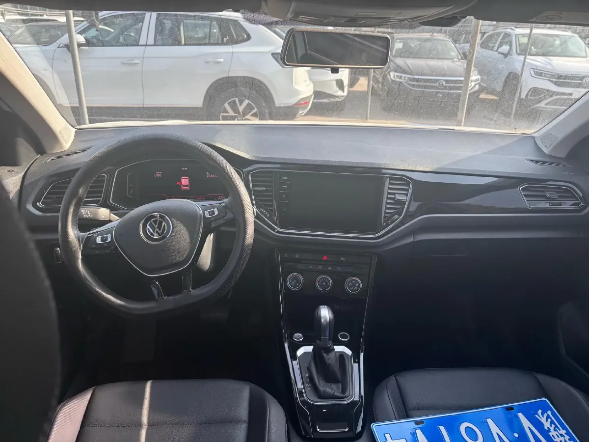 2022 Volkswagen T-Roc 1.4T 150HP L4 7DCT,autocango,china used car exporter,china ev exporter,chinese used car exporter,chinese used ev exporter