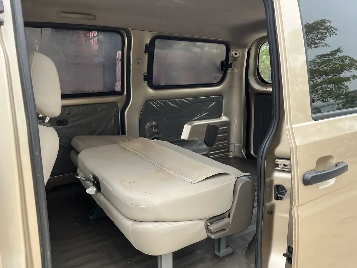 2018 WuLing RongGuang V 1.5L 112HP L4 5MT,autocango,china used car exporter,china ev exporter,chinese used car exporter,chinese used ev exporter