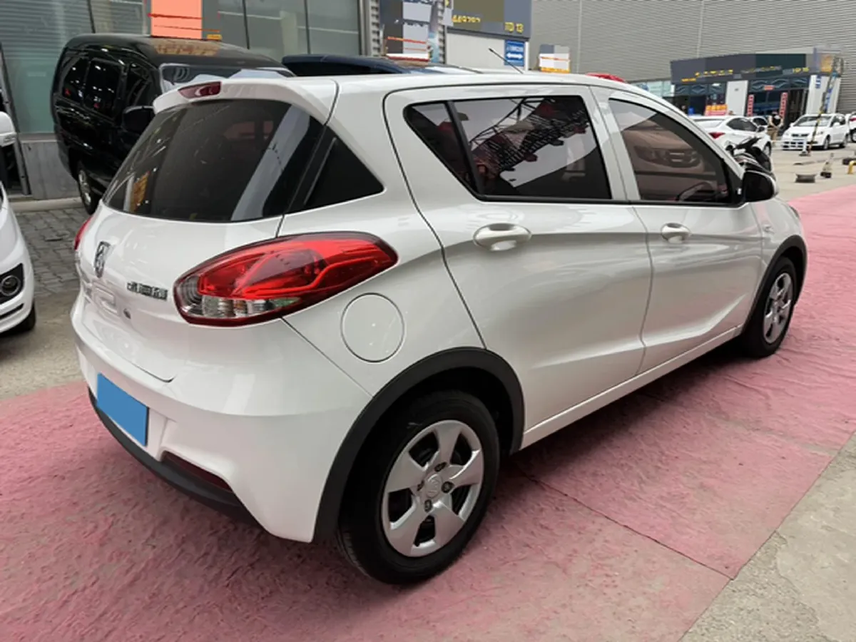 2016 BaoJun 310 1.2L 82HP L4 5MT,autocango,china used car exporter,china ev exporter,chinese used car exporter,chinese used ev exporter