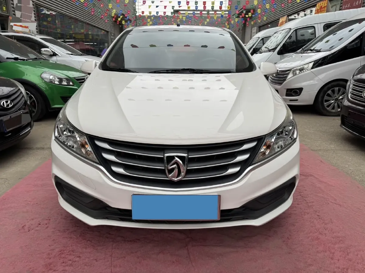 2016 BaoJun 310 1.2L 82HP L4 5MT,autocango,china used car exporter,china ev exporter,chinese used car exporter,chinese used ev exporter