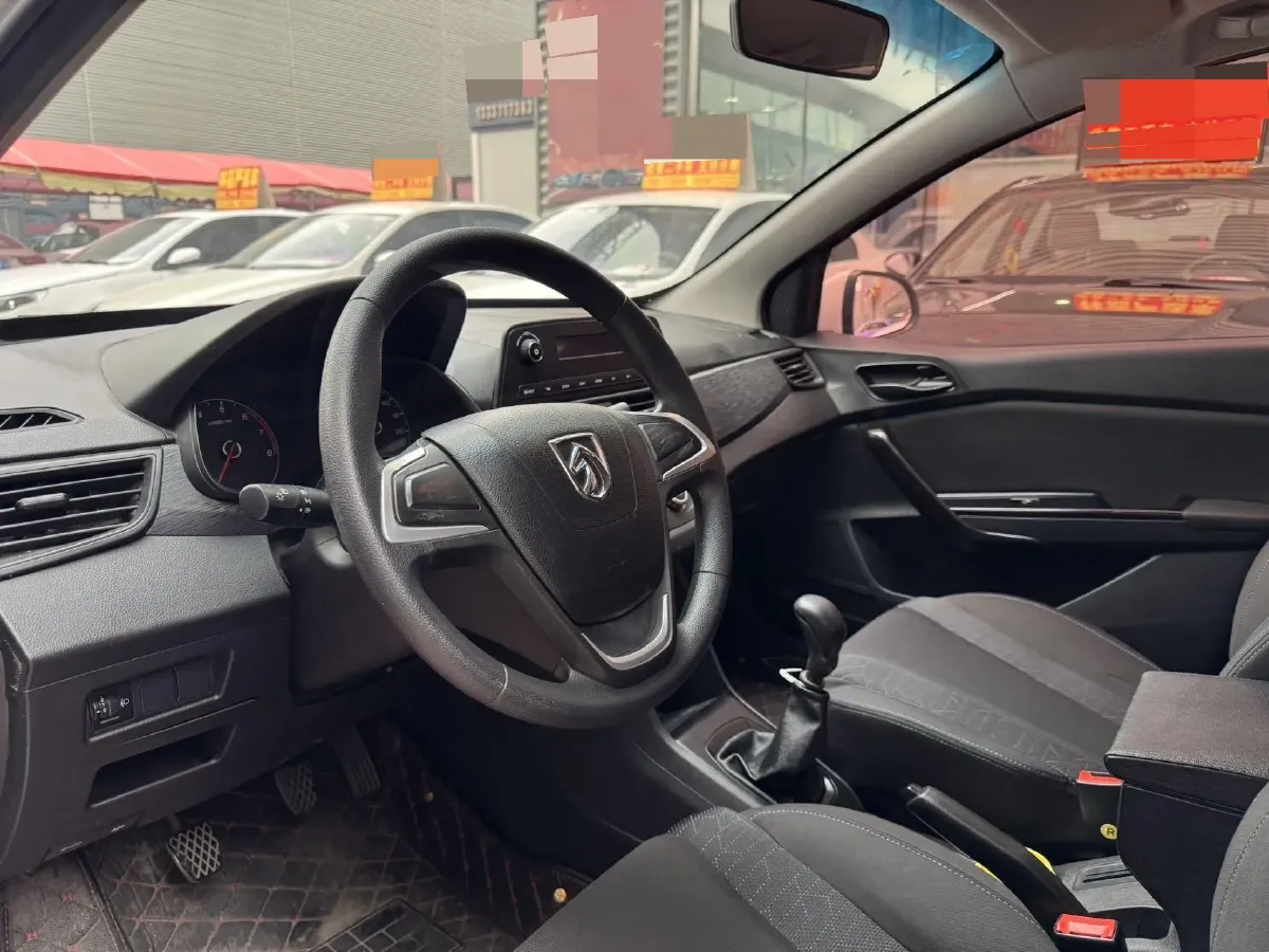 2016 BaoJun 310 1.2L 82HP L4 5MT,autocango,china used car exporter,china ev exporter,chinese used car exporter,chinese used ev exporter
