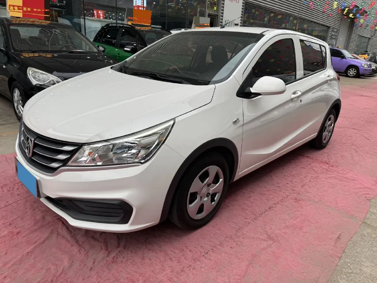 2016 BaoJun 310 1.2L 82HP L4 5MT,autocango,china used car exporter,china ev exporter,chinese used car exporter,chinese used ev exporter