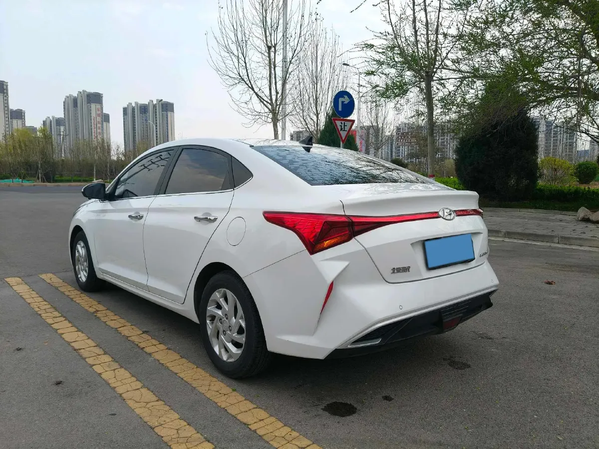 2020 Hyundai Verna 1.4L 100HP L4 6MT,autocango,china used car exporter,china ev exporter,chinese used car exporter,chinese used ev exporter