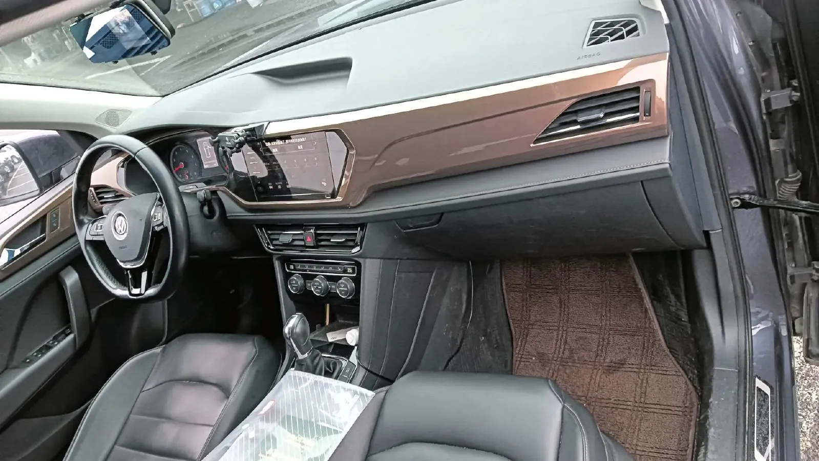 2019 MINI MINI 1.5T 102HP L3 7DCT,autocango,china used car exporter,china ev exporter,chinese used car exporter,chinese used ev exporter