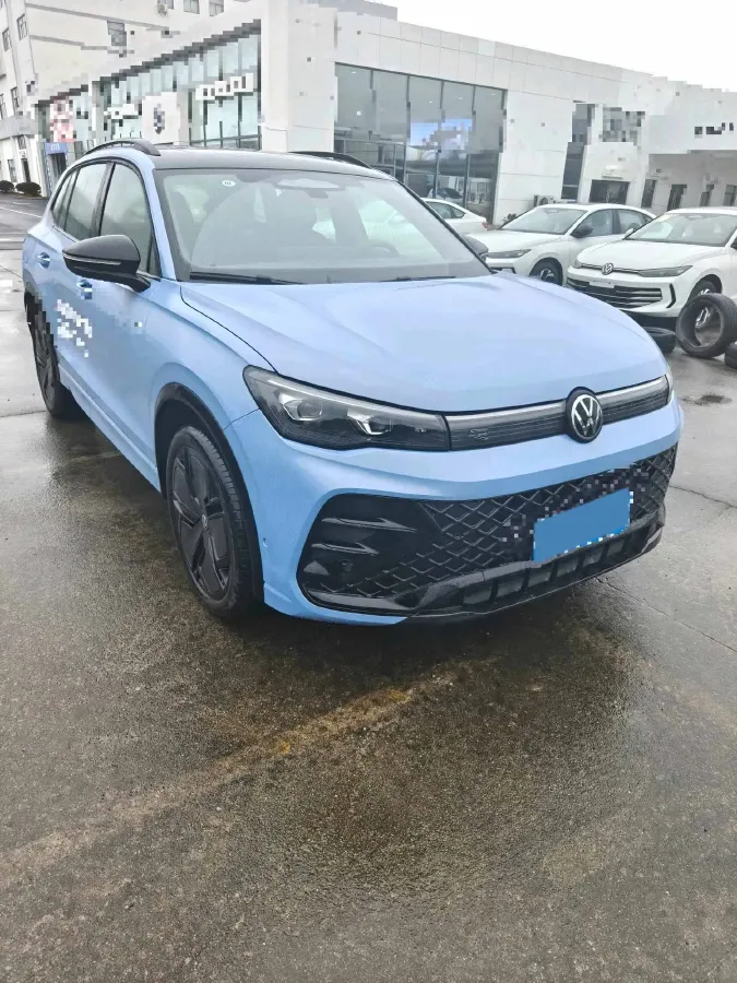 2024 Volkswagen Tiguan L 2.0T 220HP L4 7DCT,autocango,china used car exporter,china ev exporter,chinese used car exporter,chinese used ev exporter