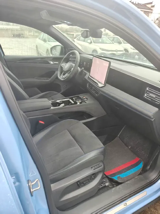 2024 Volkswagen Tiguan L 2.0T 220HP L4 7DCT,autocango,china used car exporter,china ev exporter,chinese used car exporter,chinese used ev exporter