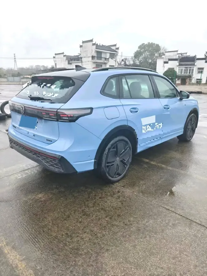 2024 Volkswagen Tiguan L 2.0T 220HP L4 7DCT,autocango,china used car exporter,china ev exporter,chinese used car exporter,chinese used ev exporter