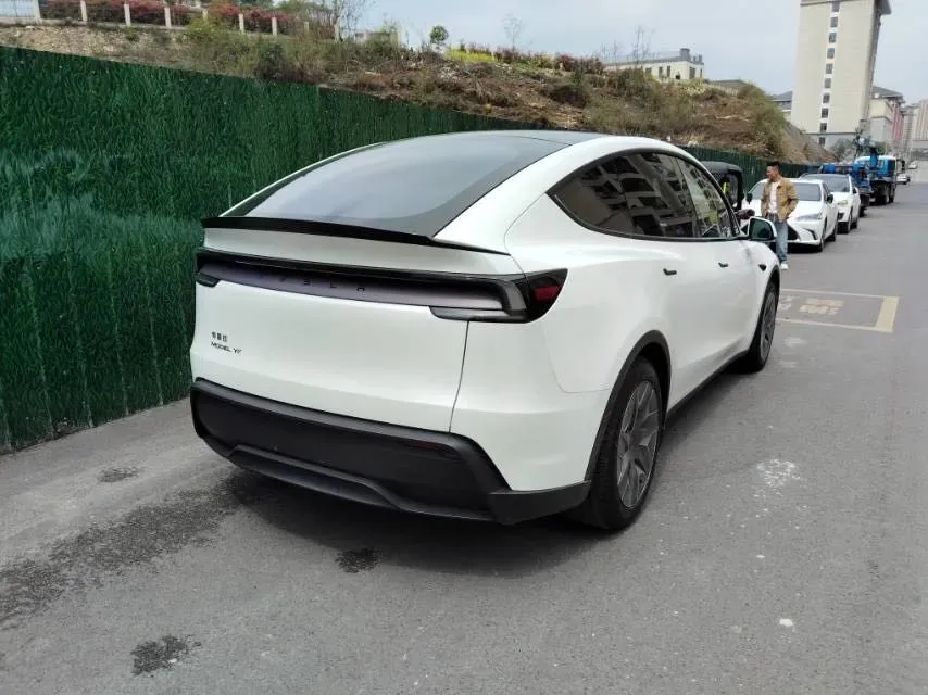 2025 Tesla Model Y BEV 78.4KWH,autocango,china used car exporter,china ev exporter,chinese used car exporter,chinese used ev exporter