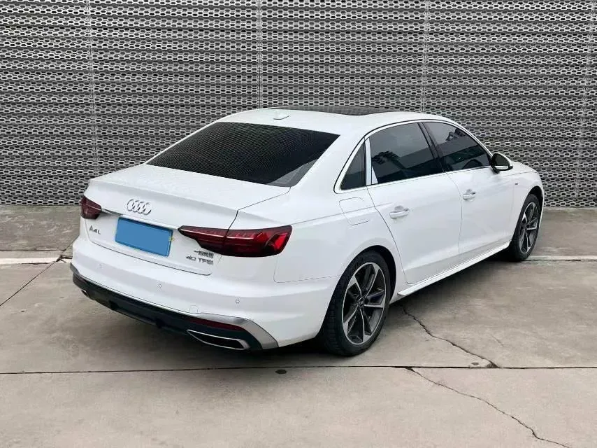 2024 Audi A4L 2.0T 190HP L4 7DCT,autocango,china used car exporter,china ev exporter,chinese used car exporter,chinese used ev exporter