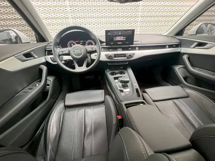 2024 Audi A4L 2.0T 190HP L4 7DCT,autocango,china used car exporter,china ev exporter,chinese used car exporter,chinese used ev exporter