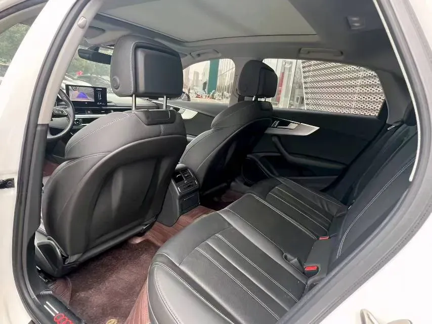 2024 Audi A4L 2.0T 190HP L4 7DCT,autocango,china used car exporter,china ev exporter,chinese used car exporter,chinese used ev exporter