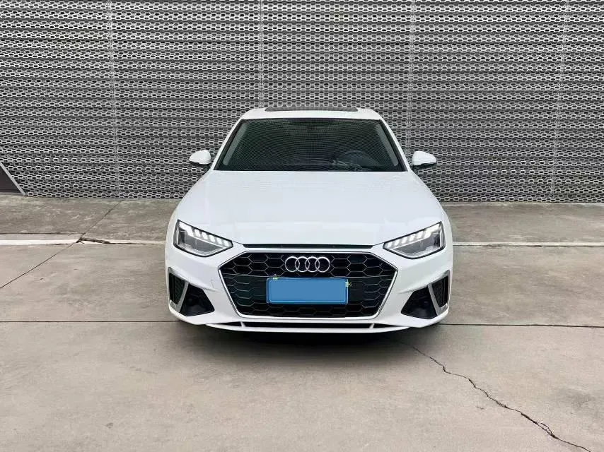 2024 Audi A4L 2.0T 190HP L4 7DCT,autocango,china used car exporter,china ev exporter,chinese used car exporter,chinese used ev exporter