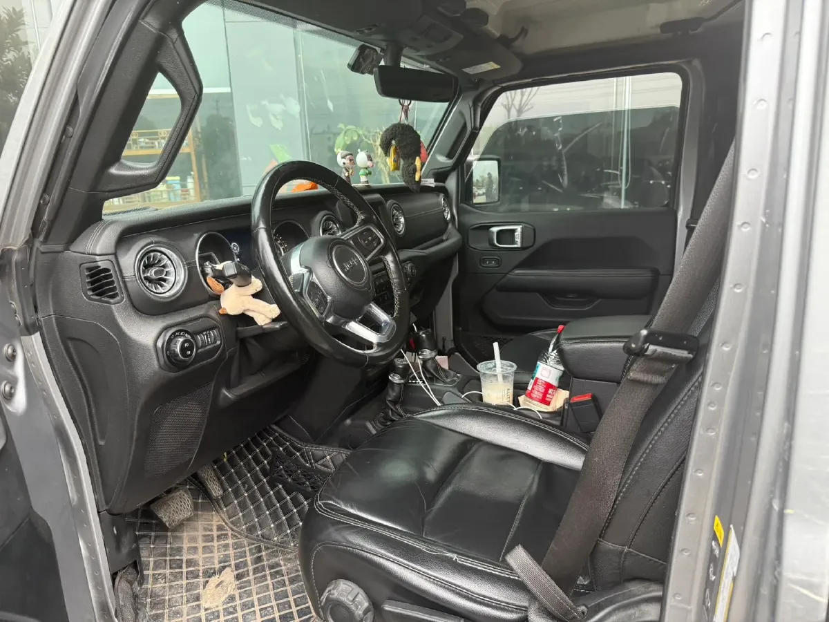 2021 Jeep Wrangler 2.0T 266HP L4 8AT,autocango,china used car exporter,china ev exporter,chinese used car exporter,chinese used ev exporter