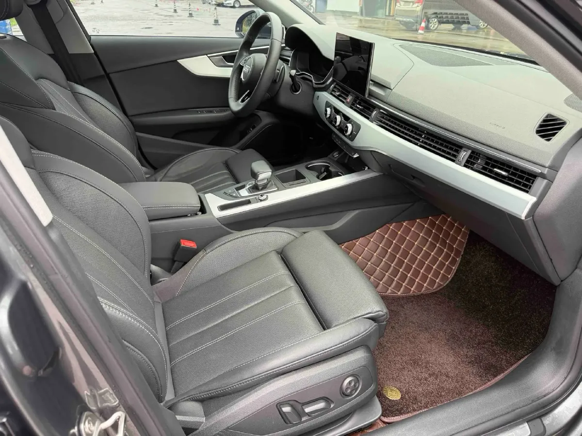 2023 Audi A4L 2.0T 190HP L4 7DCT,autocango,china used car exporter,china ev exporter,chinese used car exporter,chinese used ev exporter