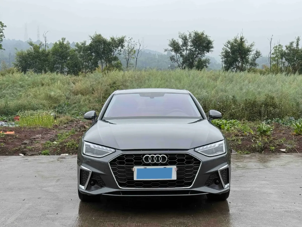 2023 Audi A4L 2.0T 190HP L4 7DCT,autocango,china used car exporter,china ev exporter,chinese used car exporter,chinese used ev exporter